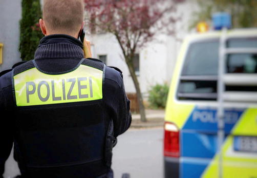 Steine auf Gleise gelegt – Bahnstrecke gesperrt