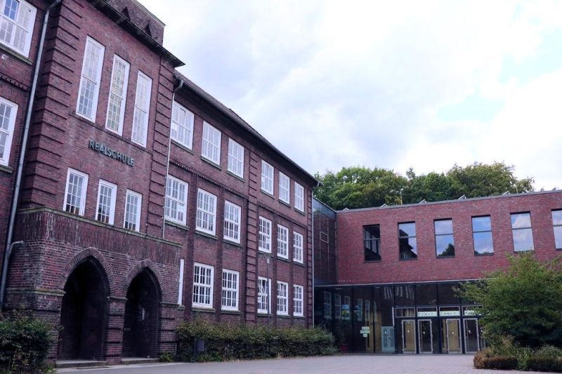 Realschule Marl vor Namenswechsel: Debatte um Ernst Immel