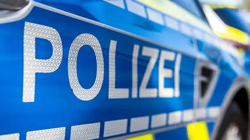 Riskantes Überholmanöver endet in schwerem Unfall